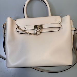 Make: Michael Kors Brand New without tags bag I did it